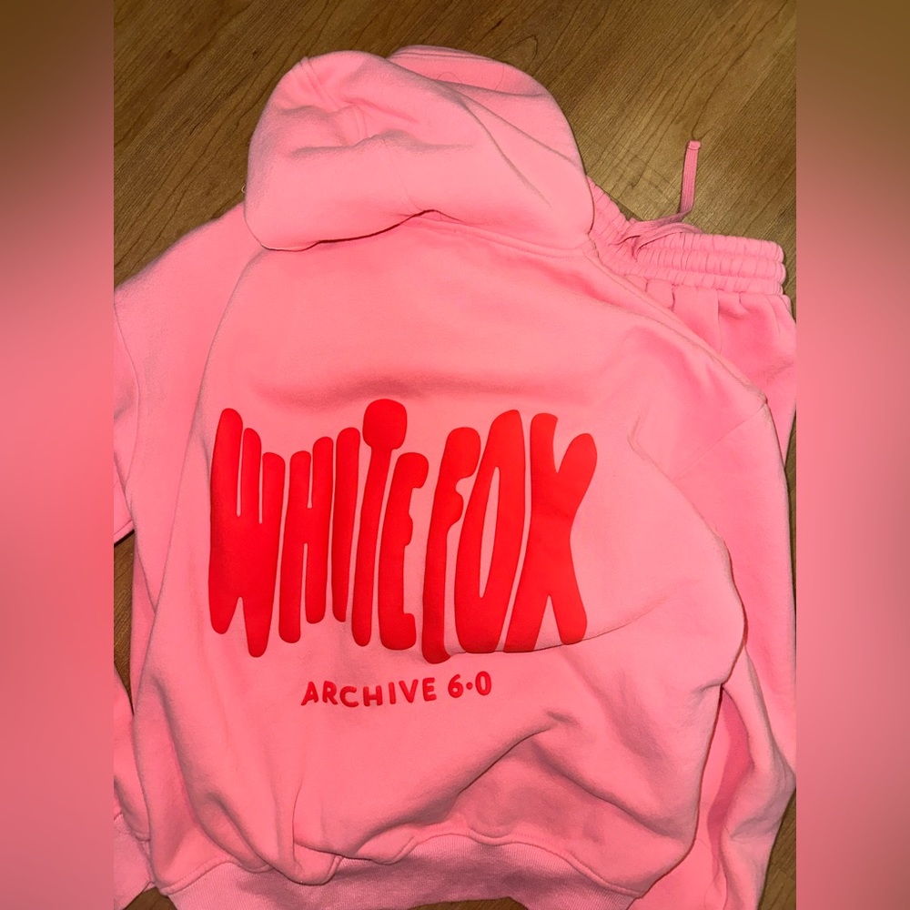 White fox set